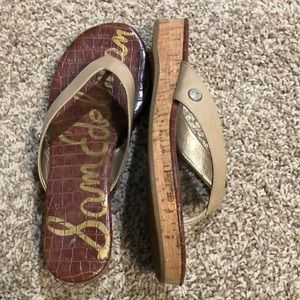 Thong flat nude sandals